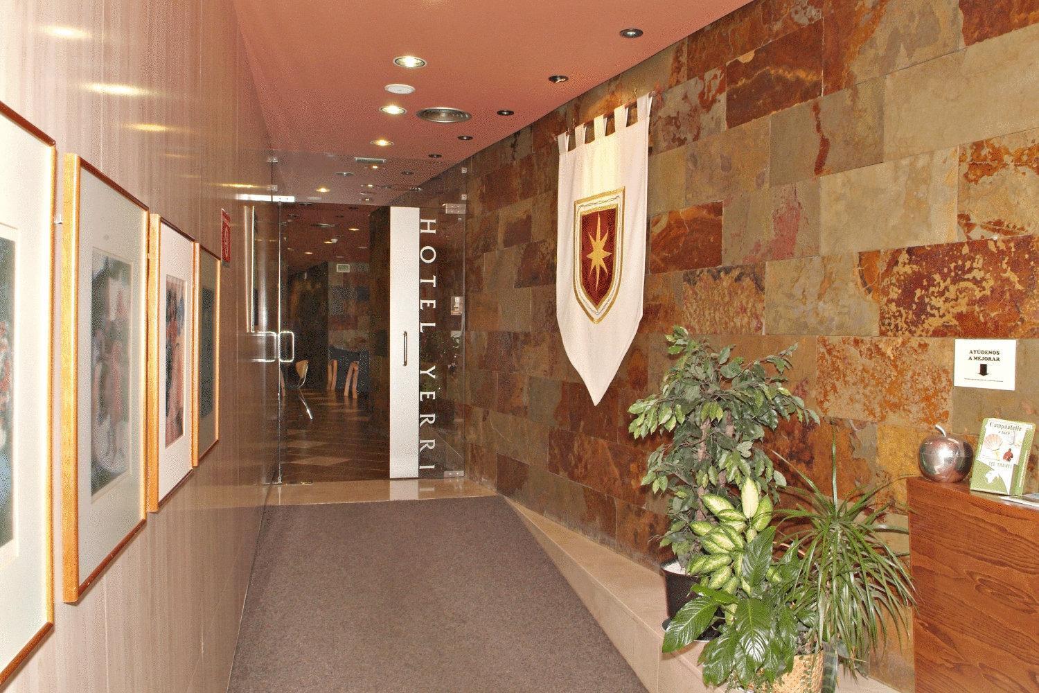 Hotel Yerri Estella Luaran gambar